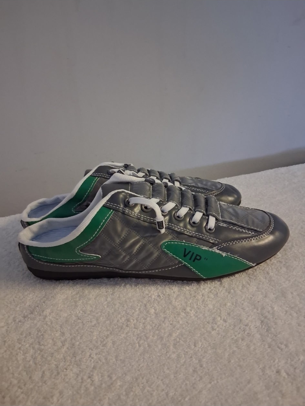 VIP Gray and Green Men's Low-Top Lace-Up Sneakers